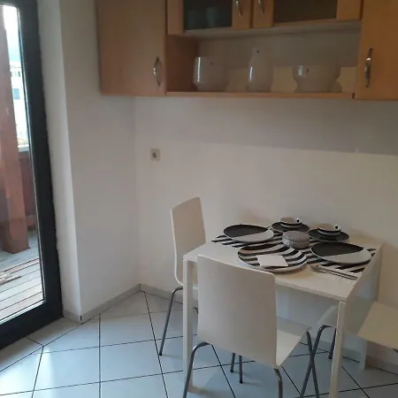 Apartmán Langfuhren 20 *